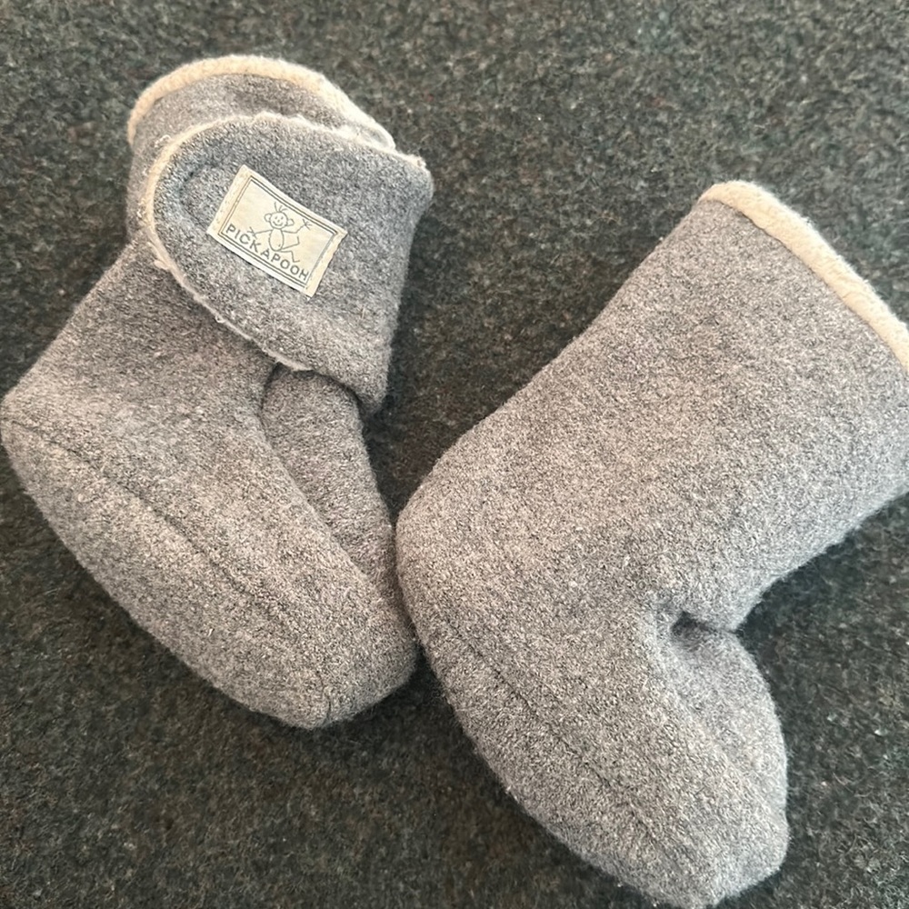 Pickapooh boiled wool booties